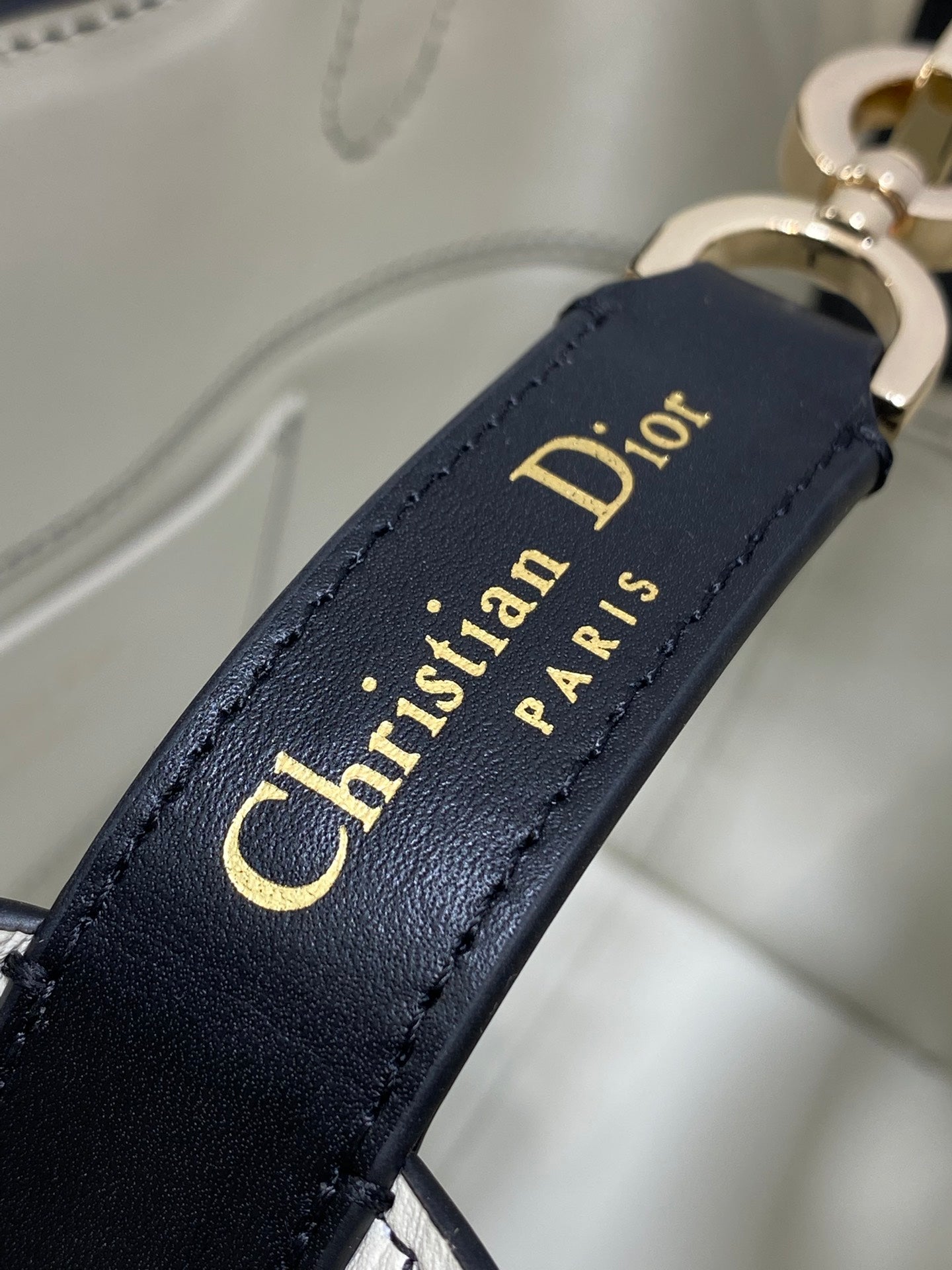 Small Dior Toujours Vertical Tote Bag - White Macrocannage Calfskin – M2835 - Default Title - View 5