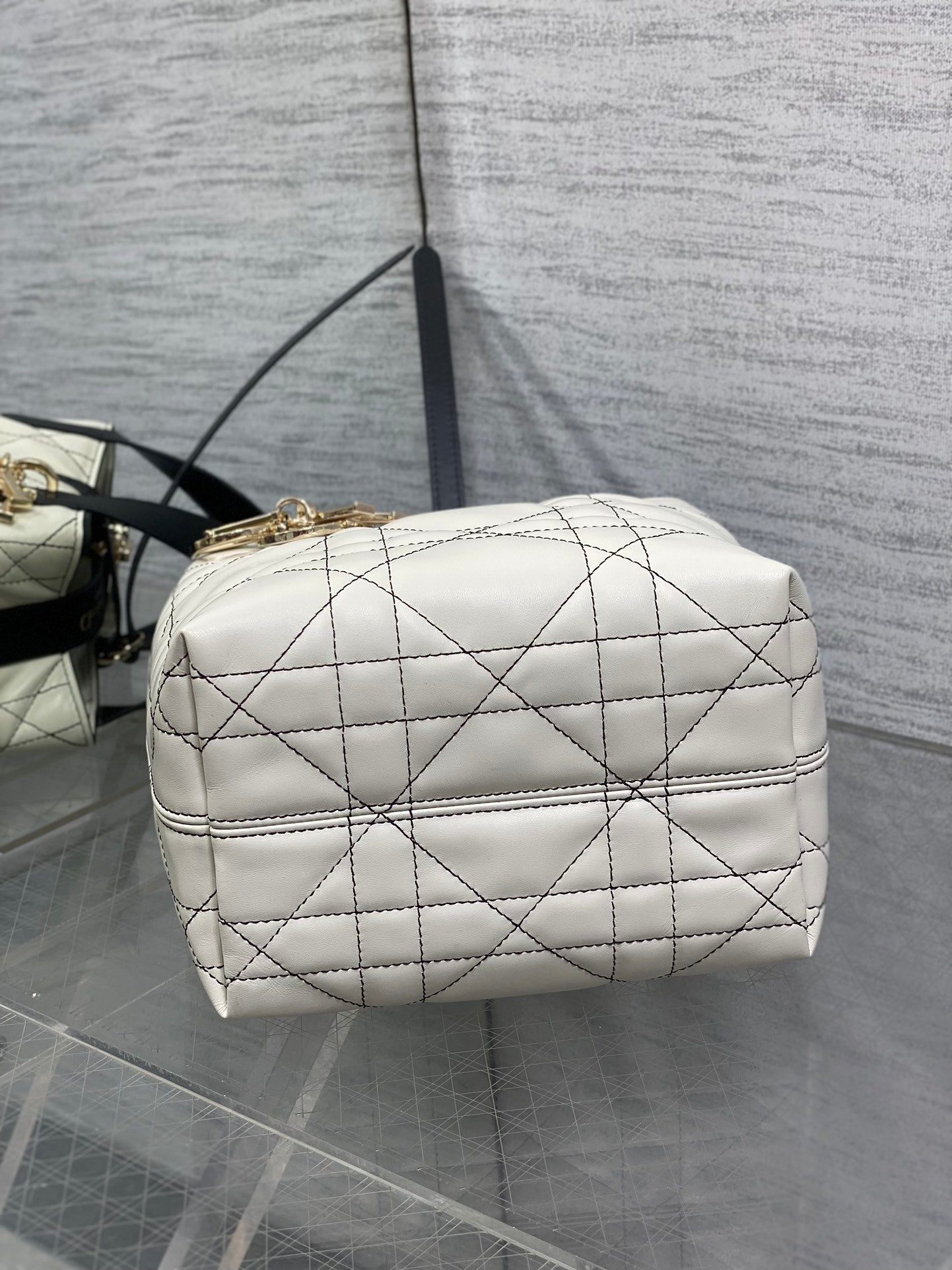 Small Dior Toujours Vertical Tote Bag - White Macrocannage Calfskin – M2835 - Default Title - View 8