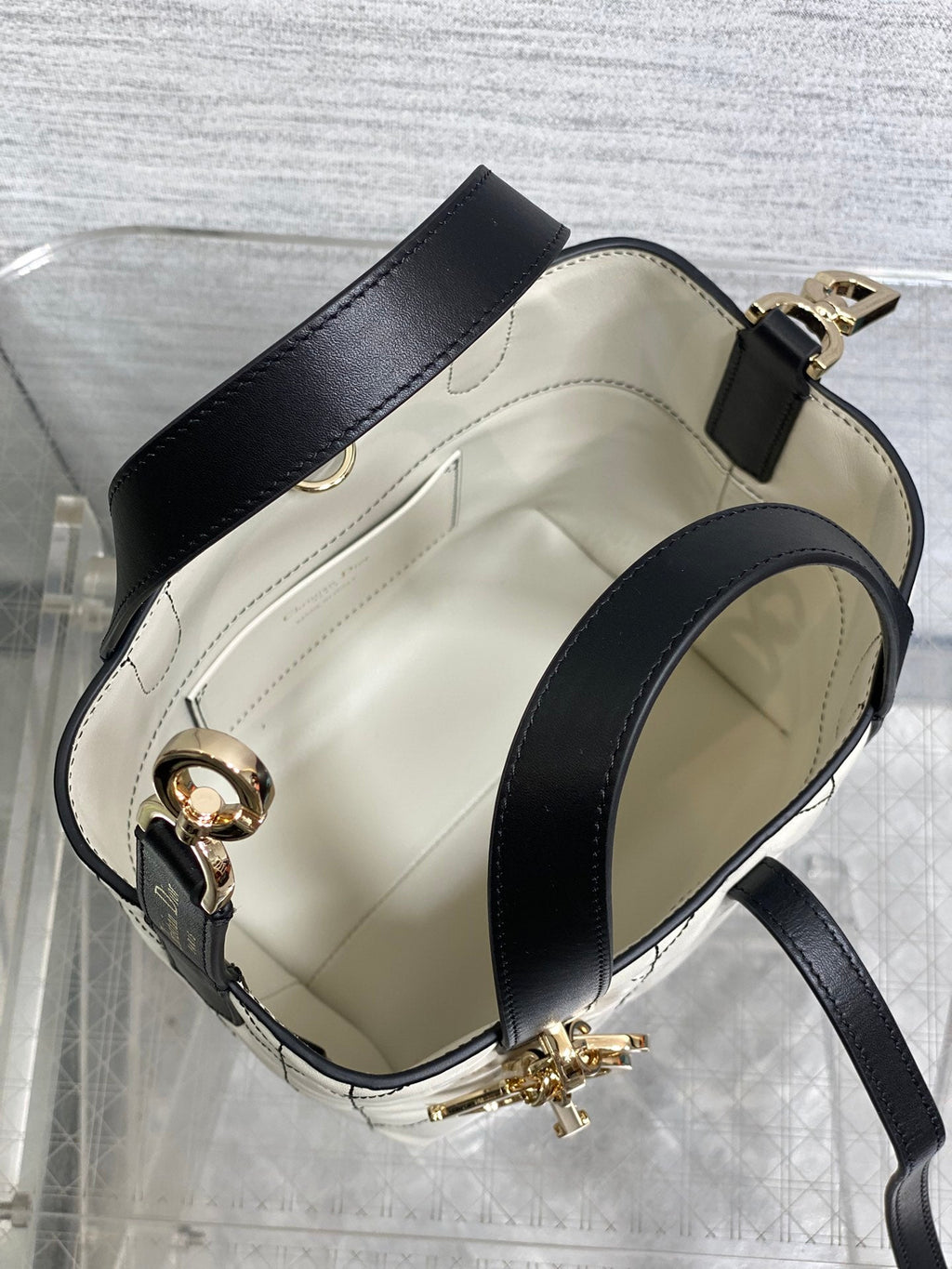 Small Dior Toujours Vertical Tote Bag - White Macrocannage Calfskin – M2835 - Default Title - View 9