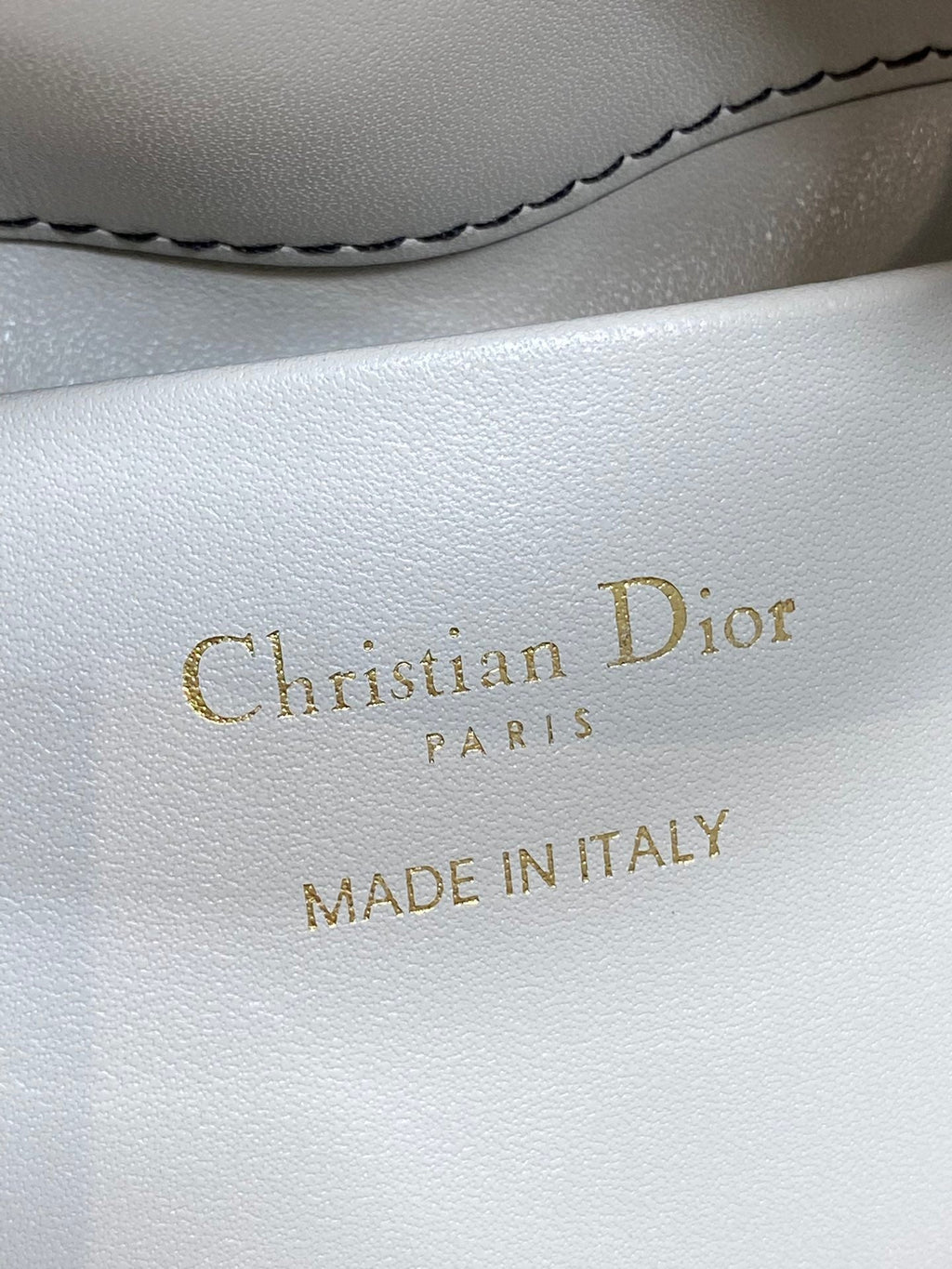 Small Dior Toujours Vertical Tote Bag - White Macrocannage Calfskin – M2835 - Default Title - View 10