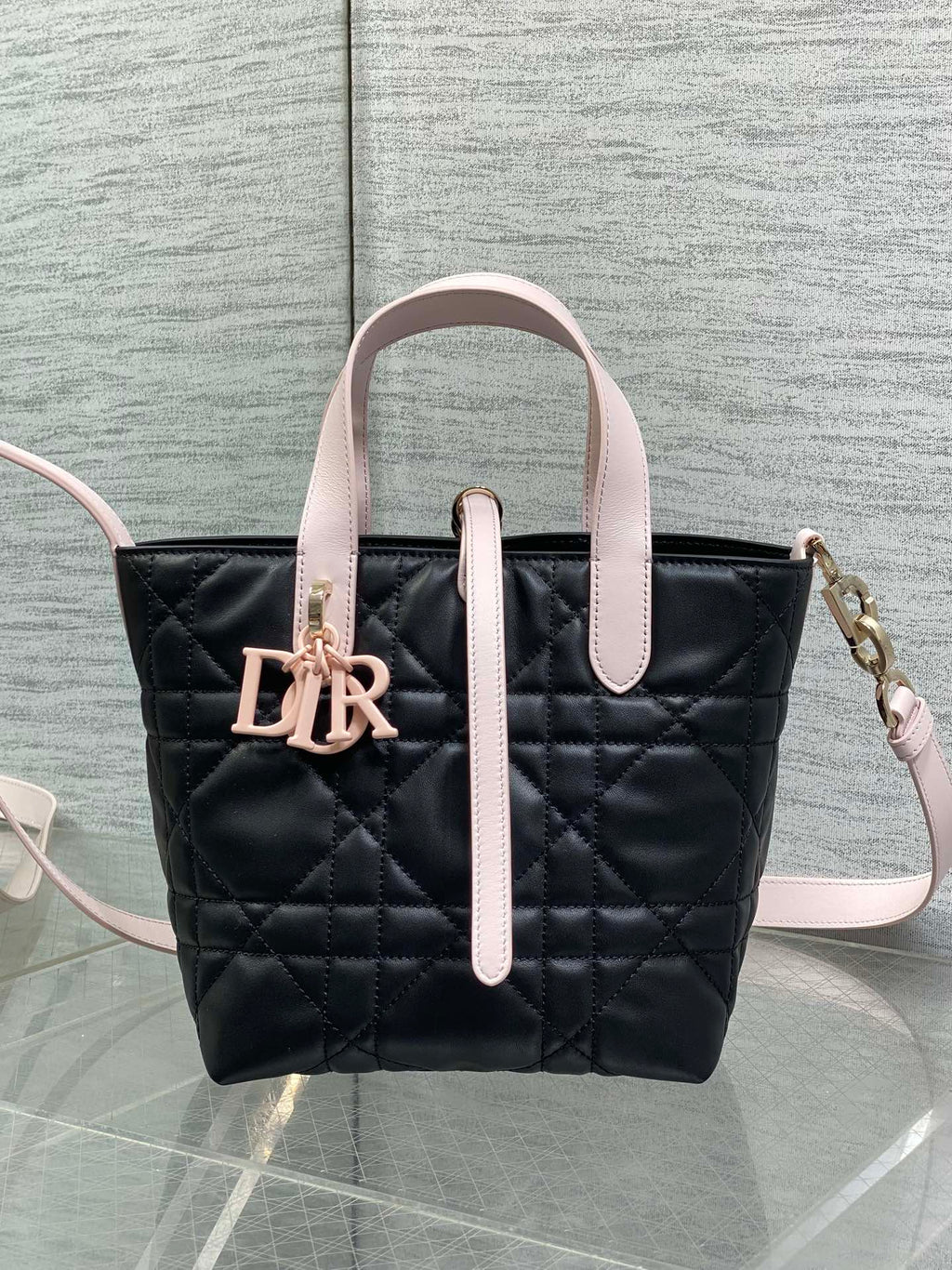 Small Dior Toujours Vertical Tote Bag - Black Pink Macrocannage Calfskin – M2835 - Default Title - View 2