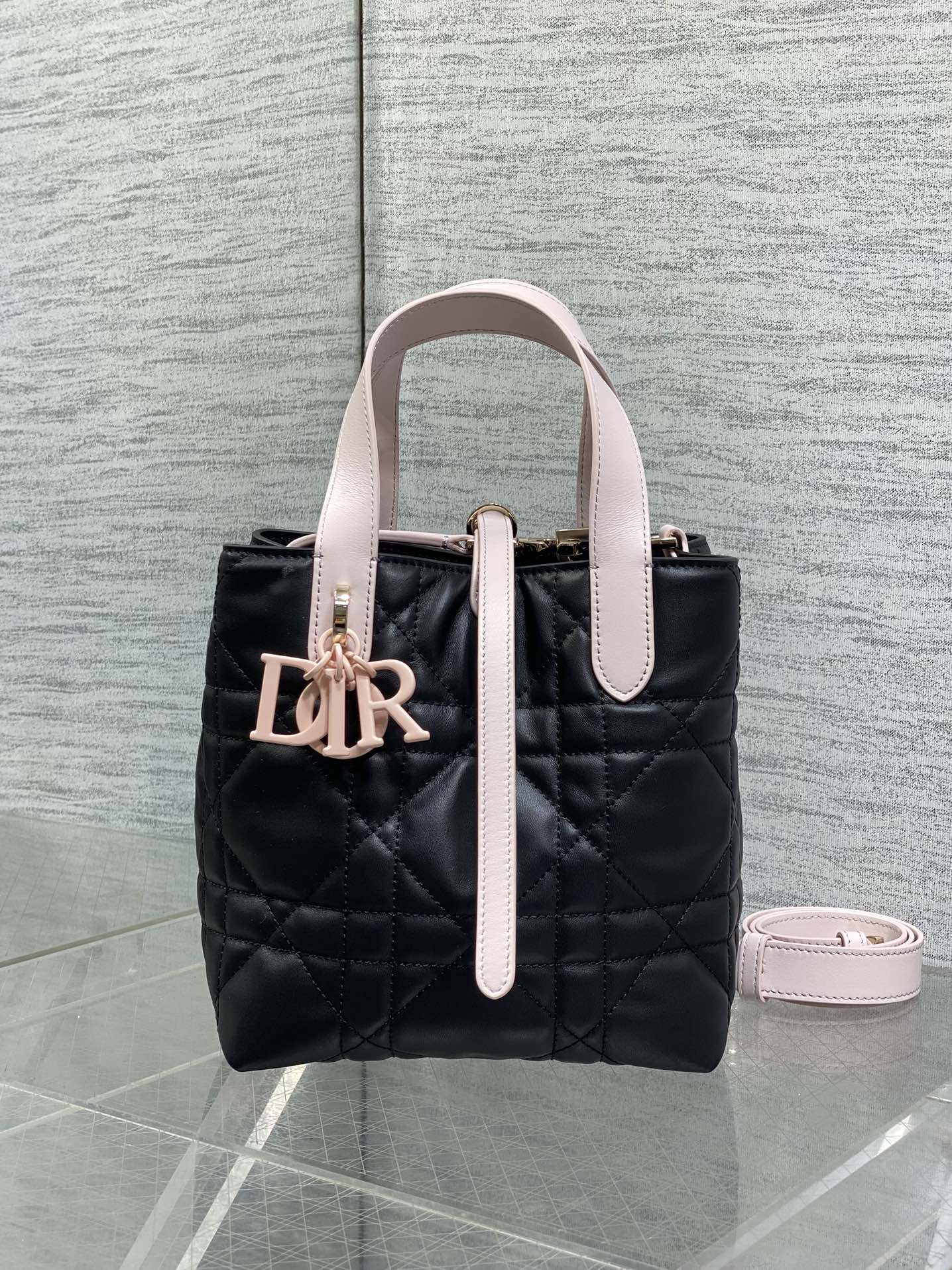 Small Dior Toujours Vertical Tote Bag - Black Pink Macrocannage Calfskin – M2835 - Default Title - View 3