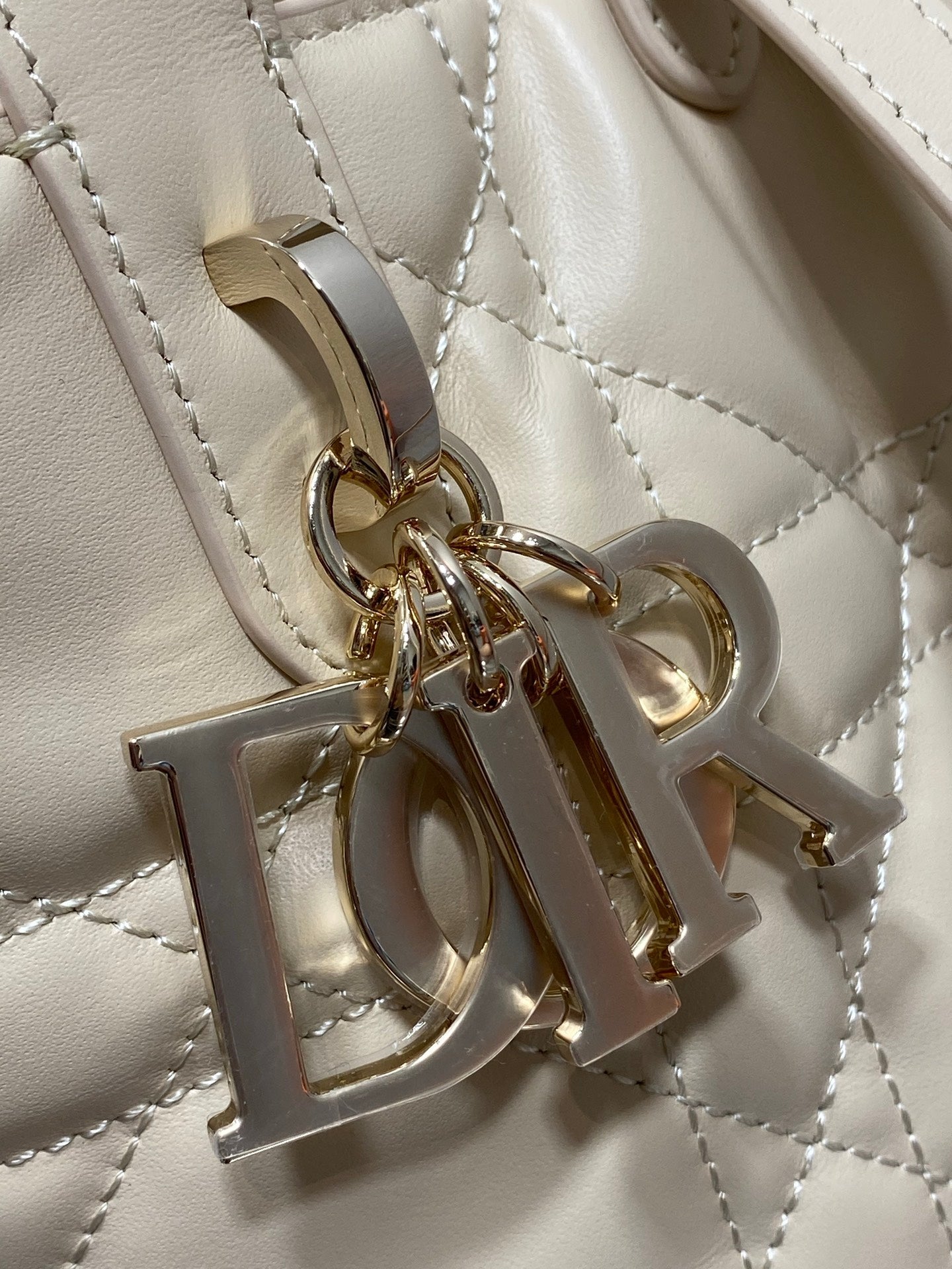 Macrocannage Calfskin Small Dior Toujours Vertical Tote – M2835 – Apricot - Default Title - View 4