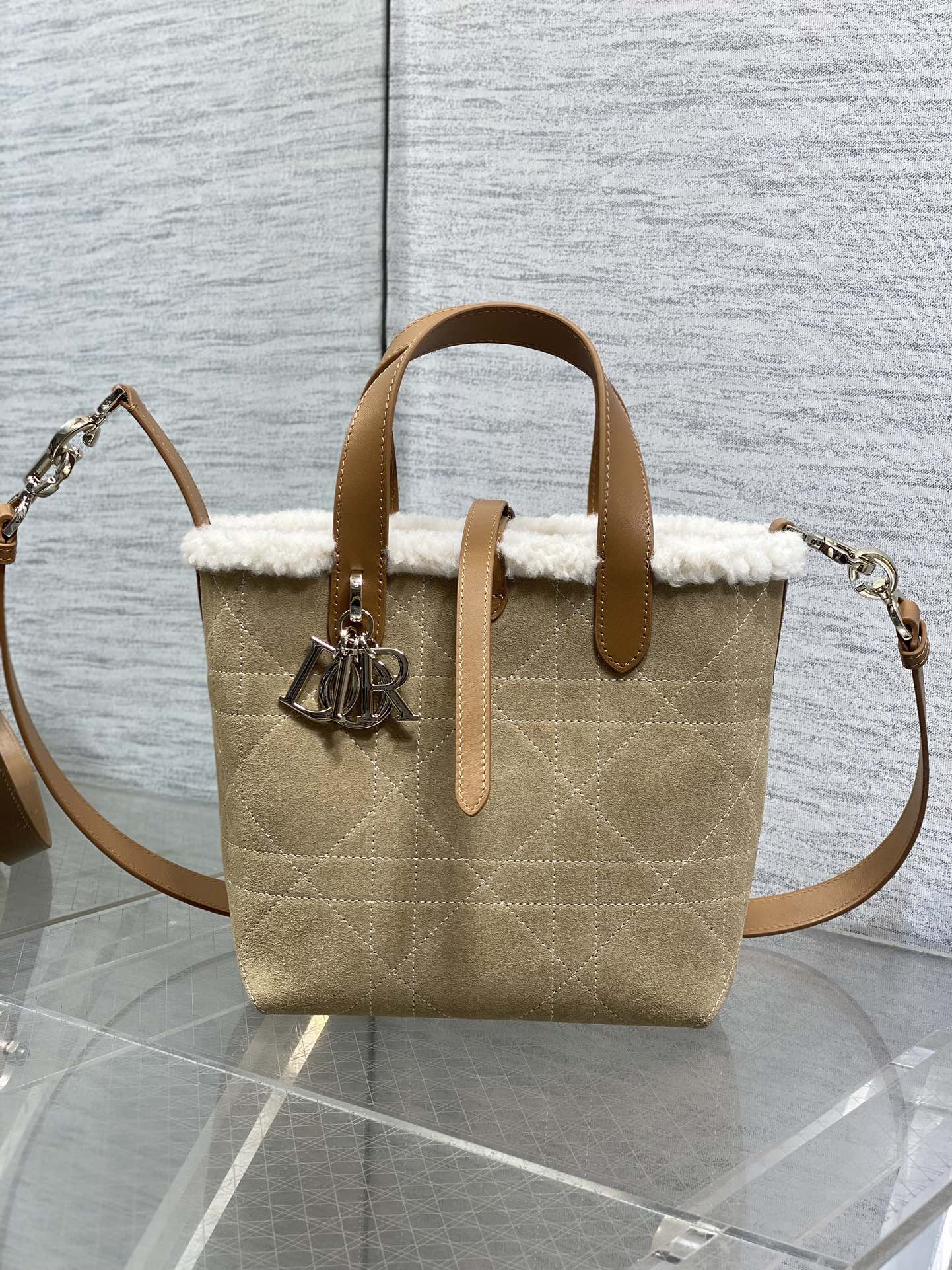Small Dior Toujours Vertical Tote Bag – Beige Suede & Wool – M2835 - Default Title - View 3