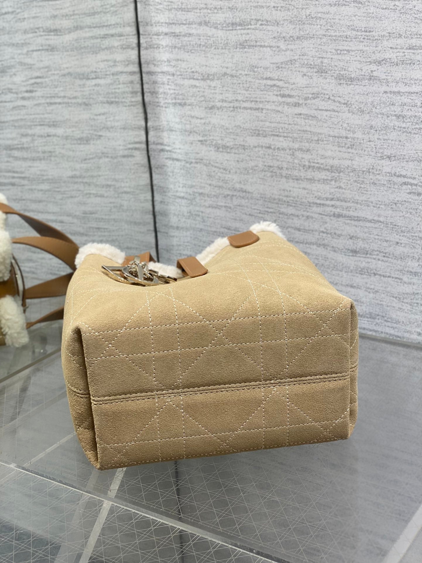 Small Dior Toujours Vertical Tote Bag – Beige Suede & Wool – M2835 - Default Title - View 8