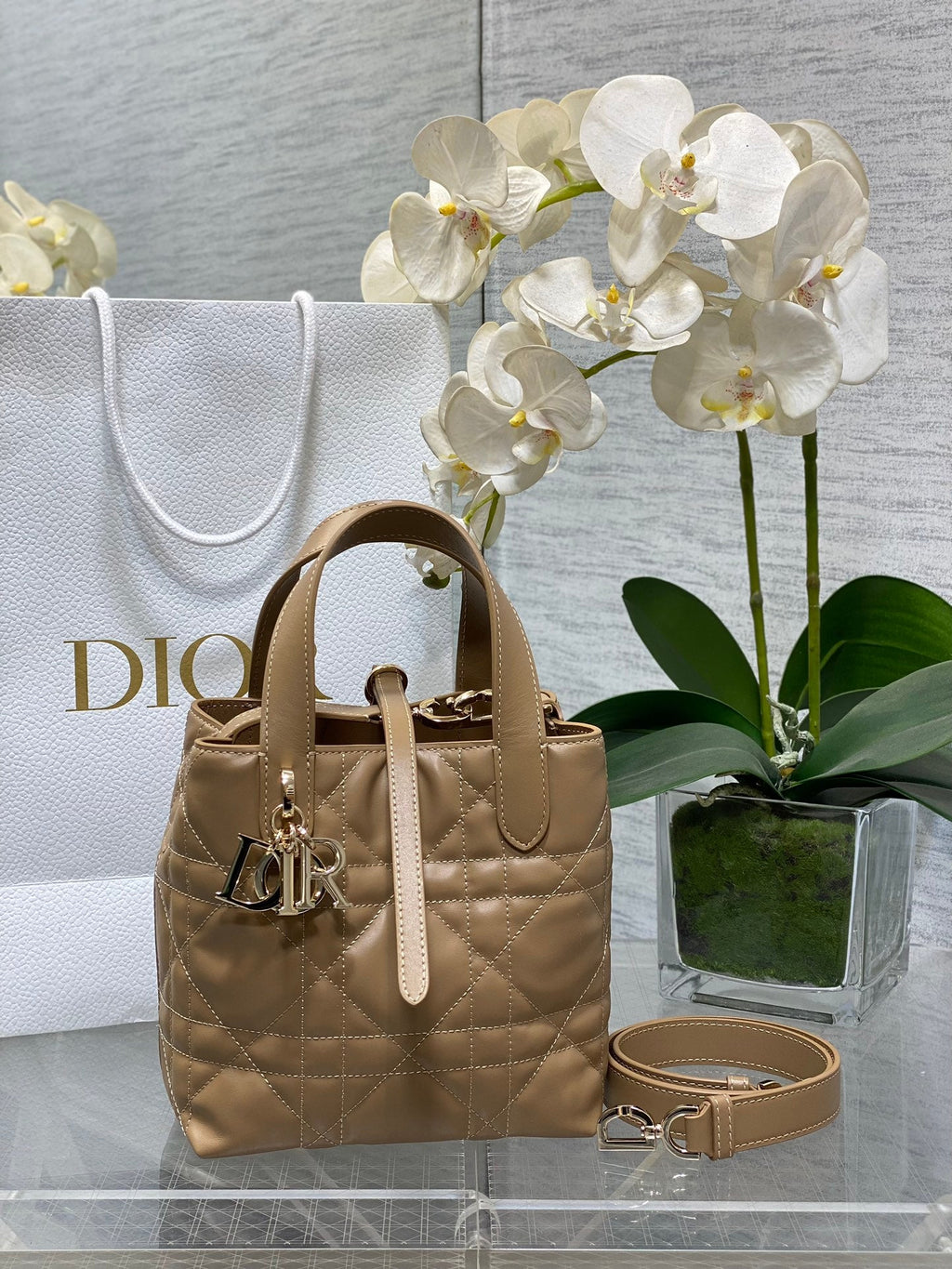Small Dior Toujours Vertical Tote Bag – M2835 - Brown Macrocannage Calfskin - Default Title - View 1