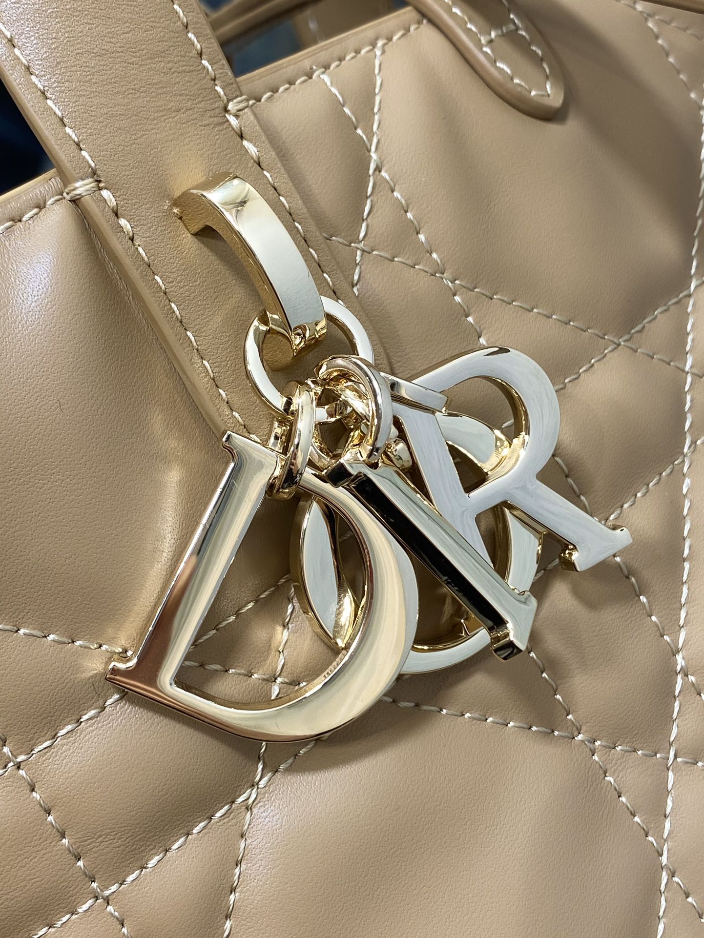 Small Dior Toujours Vertical Tote Bag – M2835 - Brown Macrocannage Calfskin - Default Title - View 4