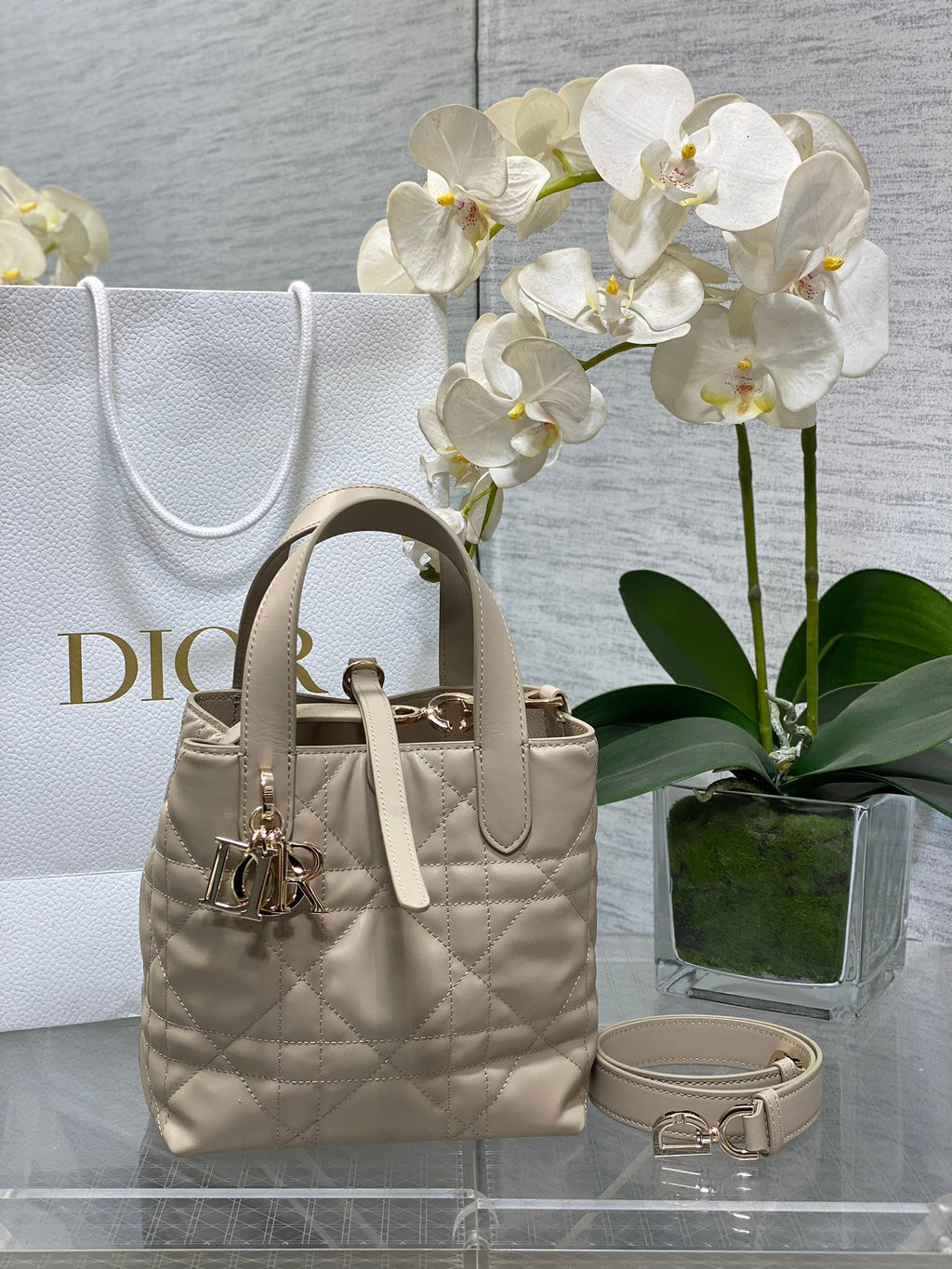 Small Dior Toujours Vertical Tote Bag – Dark Beige Macrocannage Calfskin – M2835 - Default Title - View 1