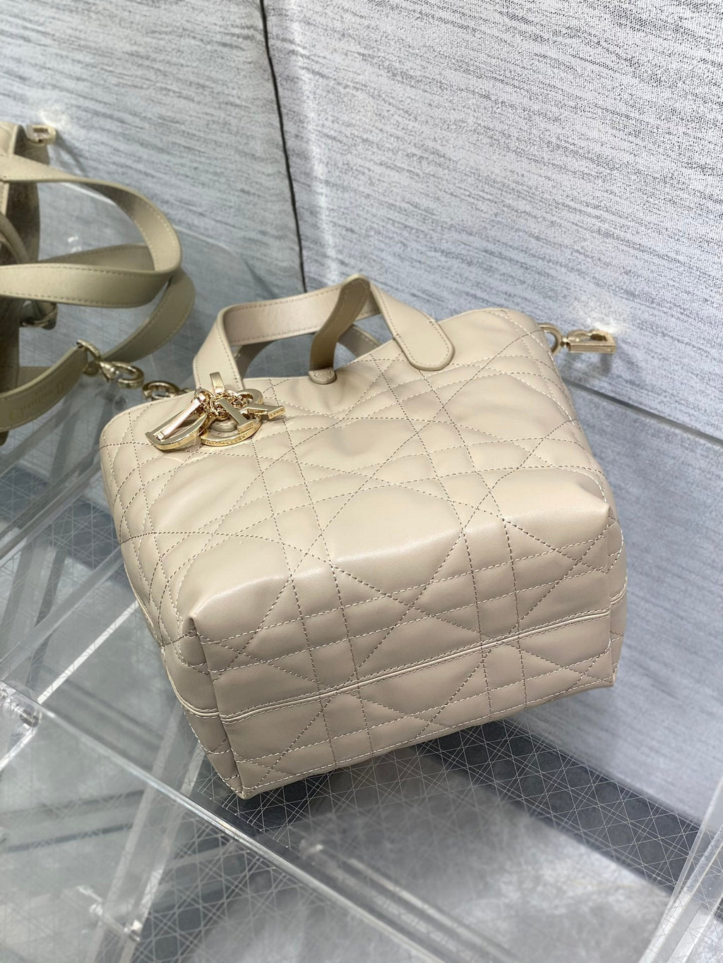 Small Dior Toujours Vertical Tote Bag – Dark Beige Macrocannage Calfskin – M2835 - Default Title - View 8