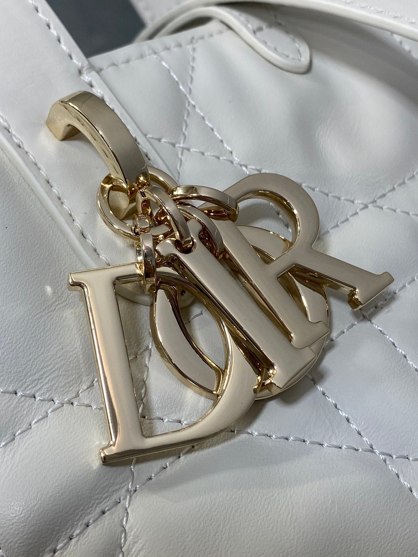 Small Dior Toujours Vertical Tote Bag – White Macrocannage Calfskin – M2835 - Default Title - View 4