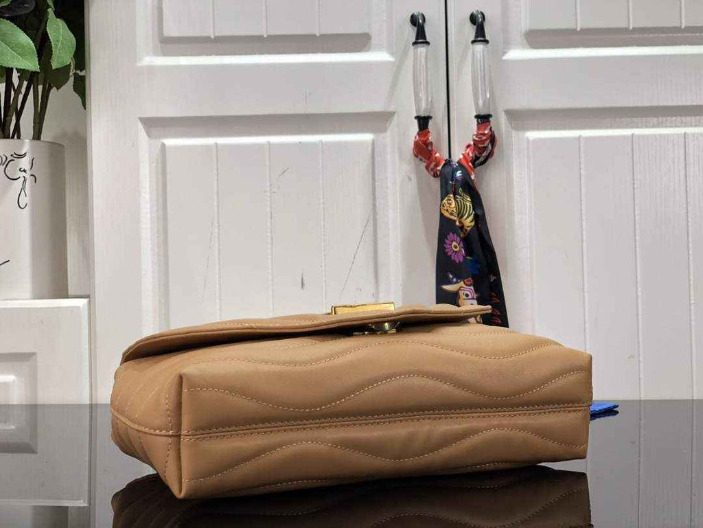 Louis Vuitton M59349 LV New Wave Chain Bag Arizona Beige