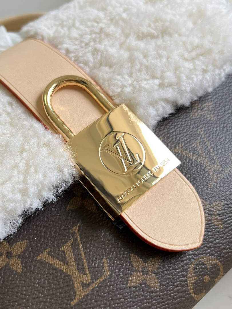 Louis Vuitton M46318 Locky BB Monogram Canvas