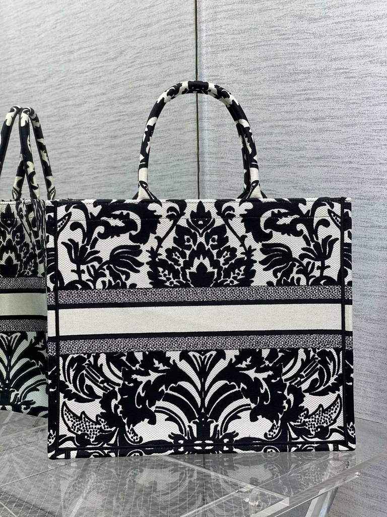 Dior M1286 Large Book Tote Bag Black flower Multicolor Embroidery
