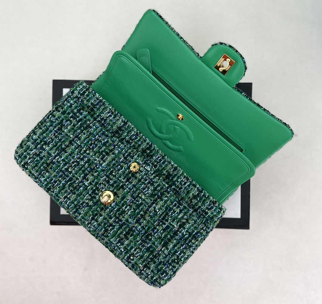 Chanel A01112 Classic Handbag Green Wool Tweed Gold-Tone Metal