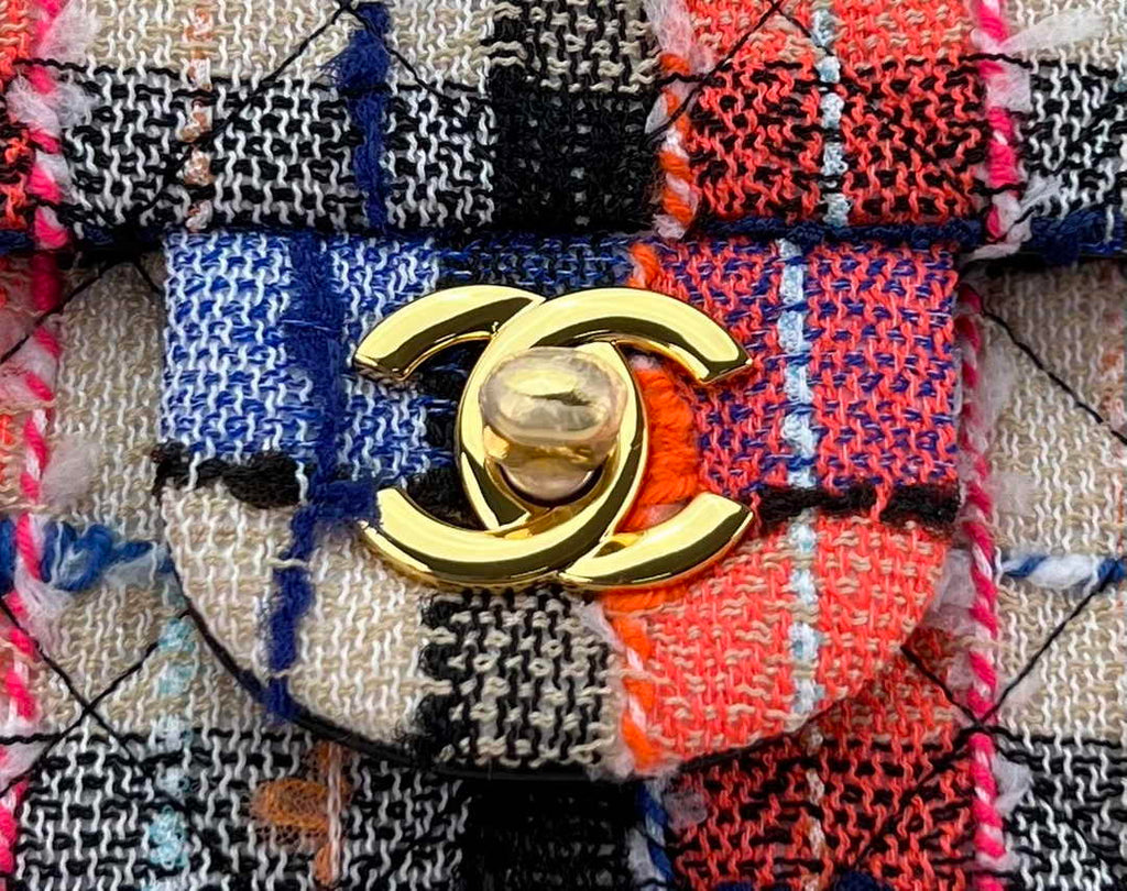 Chanel A01112 Classic Handbag Wool Tweed Gold-Tone Metal Pink Black