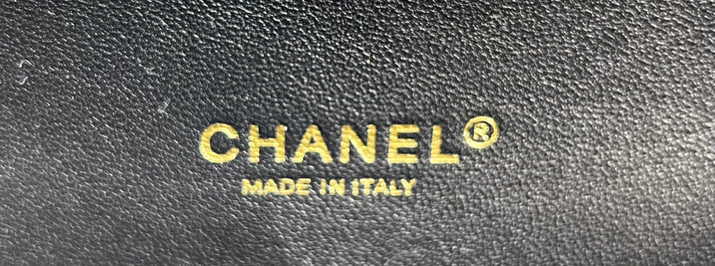Chanel A01112 Classic Handbag Wool Tweed Gold-Tone Metal Black