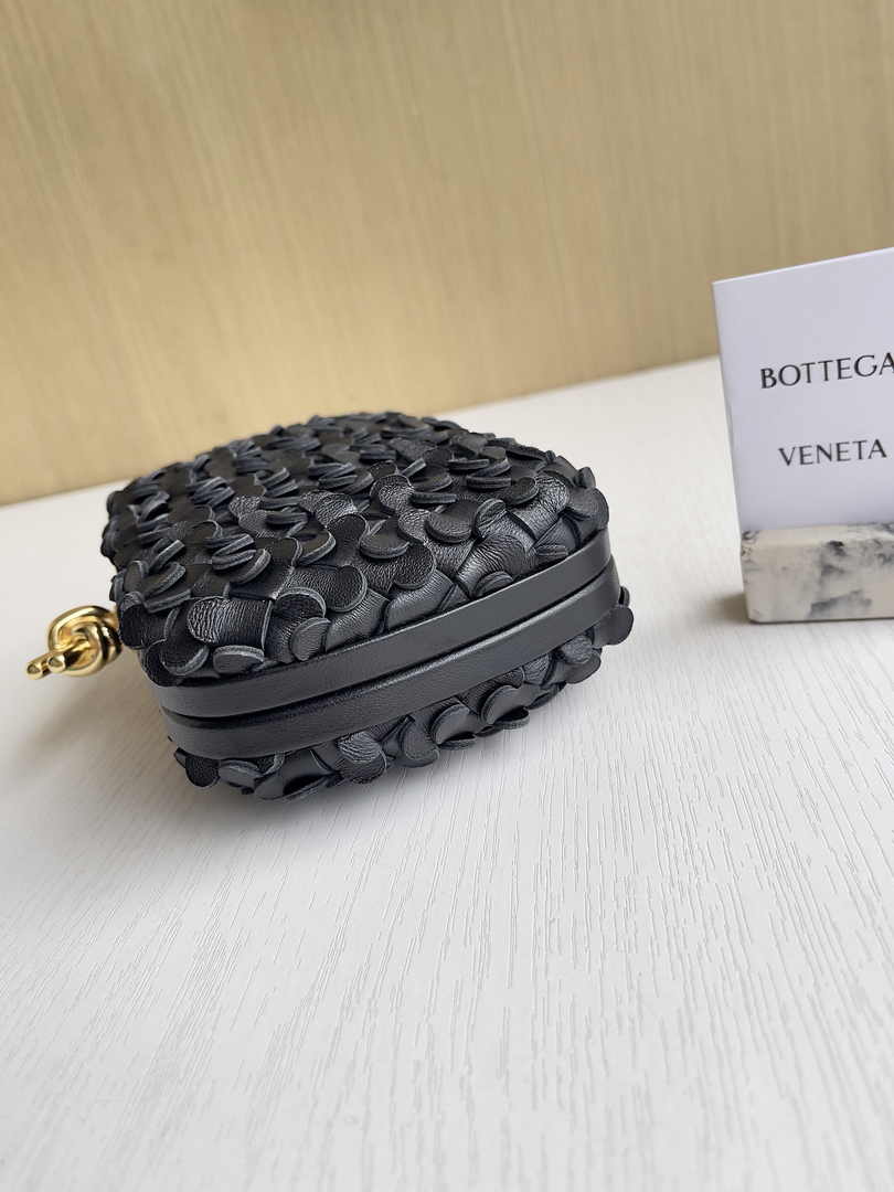 Bottega Veneta Knot 717622 Calfskin Black