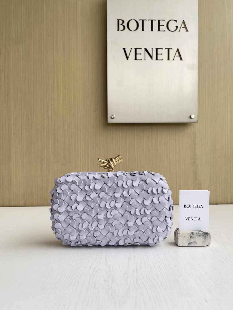 Bottega Veneta Knot 717622 Calfskin Light Purple