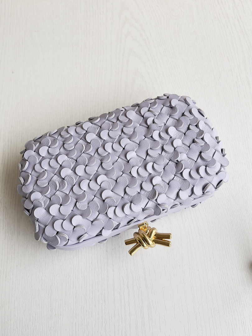 Bottega Veneta Knot 717622 Calfskin Light Purple