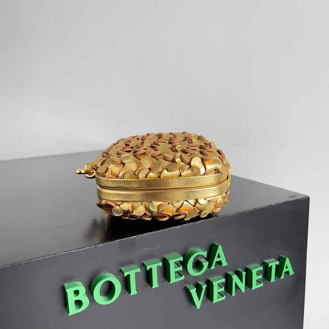 Bottega Veneta Knot 717622 Calfskin Gold