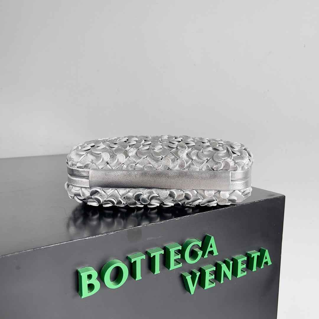 Bottega Veneta Knot 717622 Calfskin Silver