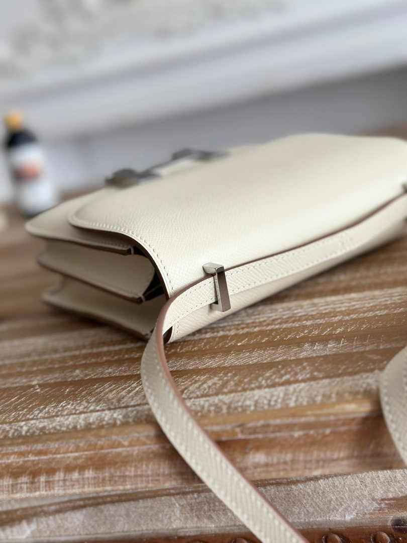 Hermes Constance Epsom Leather 19cm Beige Silver H082202