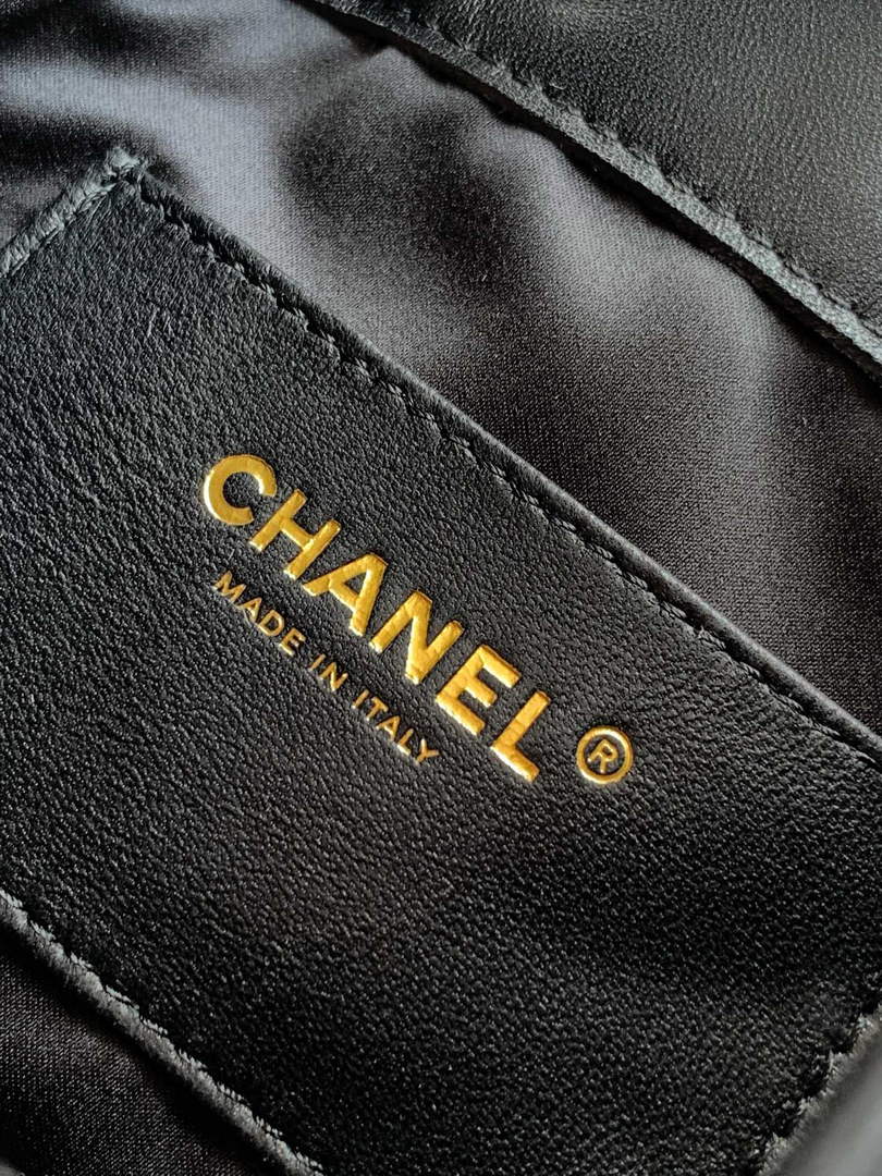 Chanel 25 Mini Bag AS5631 - Tweed Black