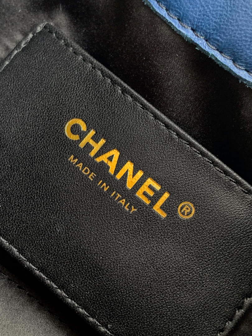 Chanel 25 Mini Bag AS5631 - Tweed Navy
