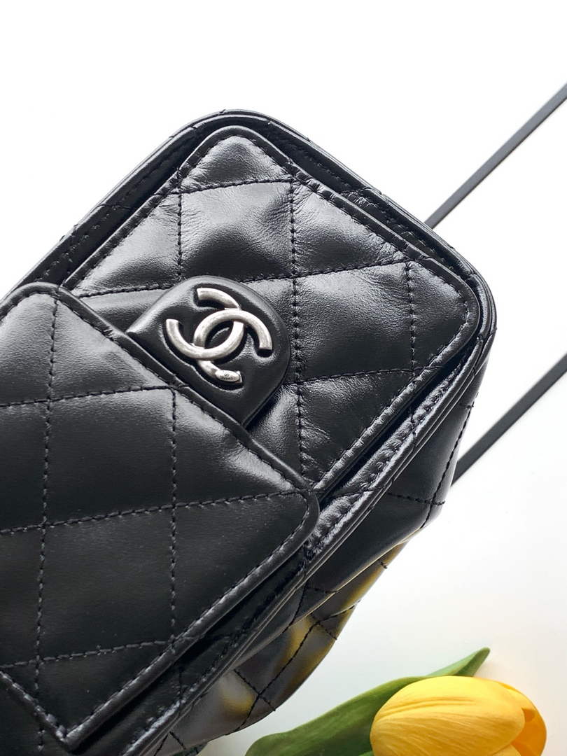 Chanel 25 Mini Handbag AS5631 - Shiny Crumpled Calfskin Black