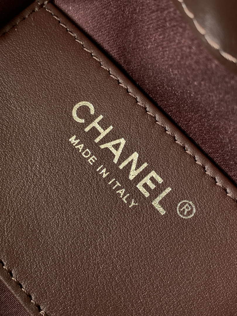 Chanel 25 Mini Handbag AS5631 - Shiny Crumpled Calfskin Dark Burgundy