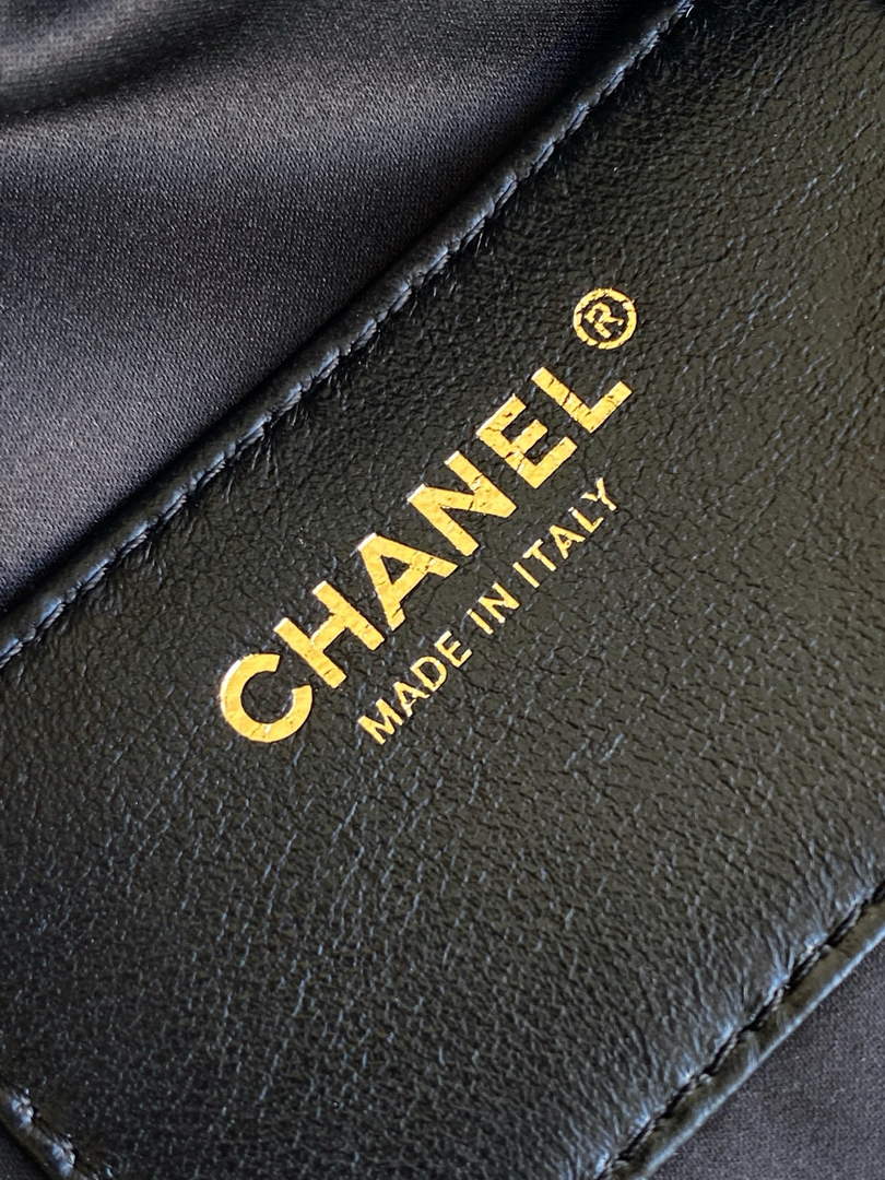 Chanel 25 Mini Handbag AS5631 - Shiny Crumpled Calfskin Black Gold