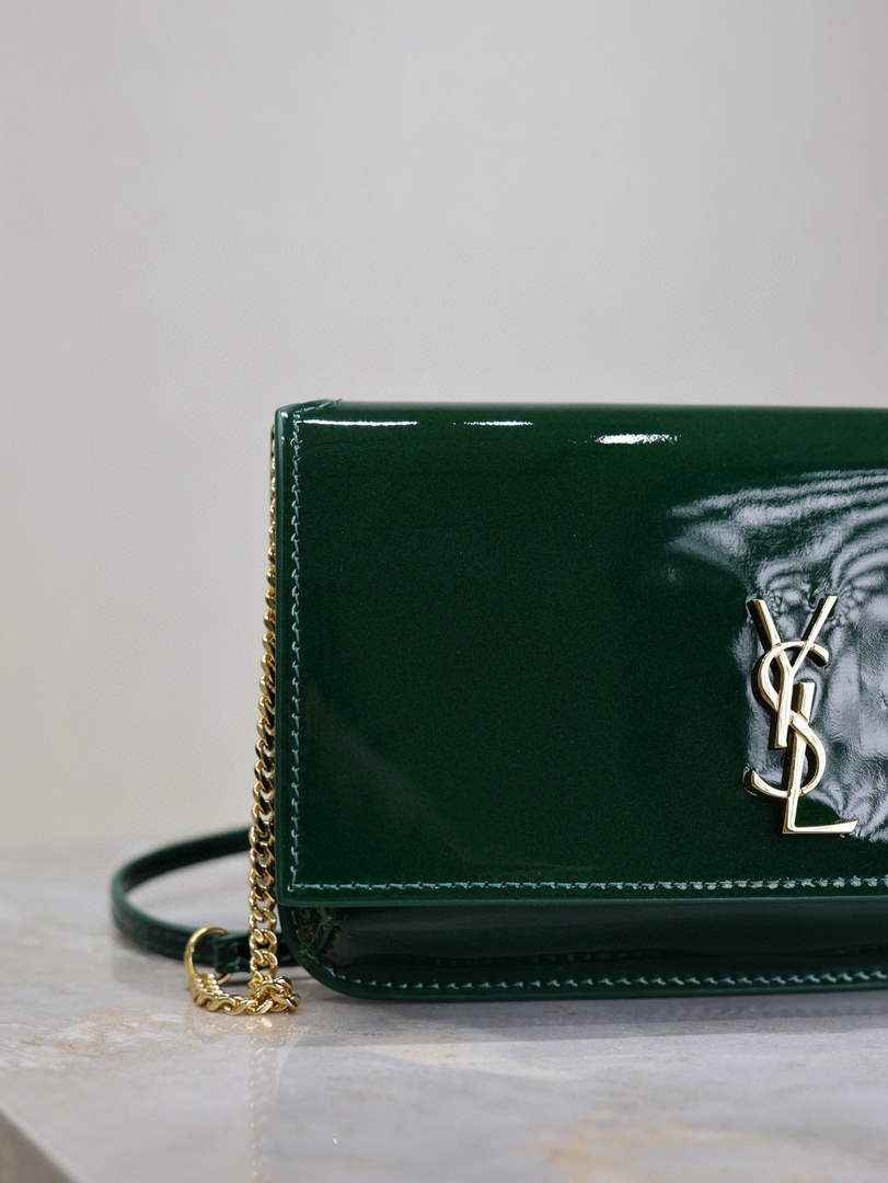YSL CASSANDRE phone holder 635095 in patent leather green