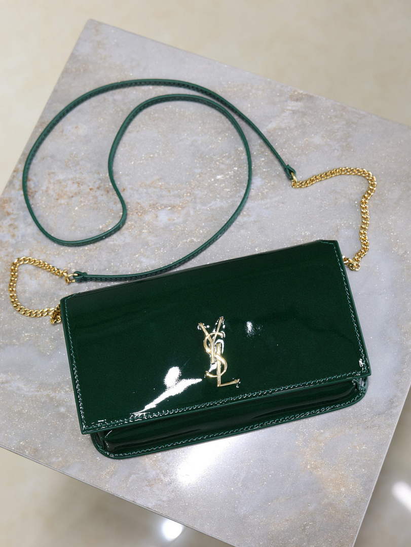 YSL CASSANDRE phone holder 635095 in patent leather green