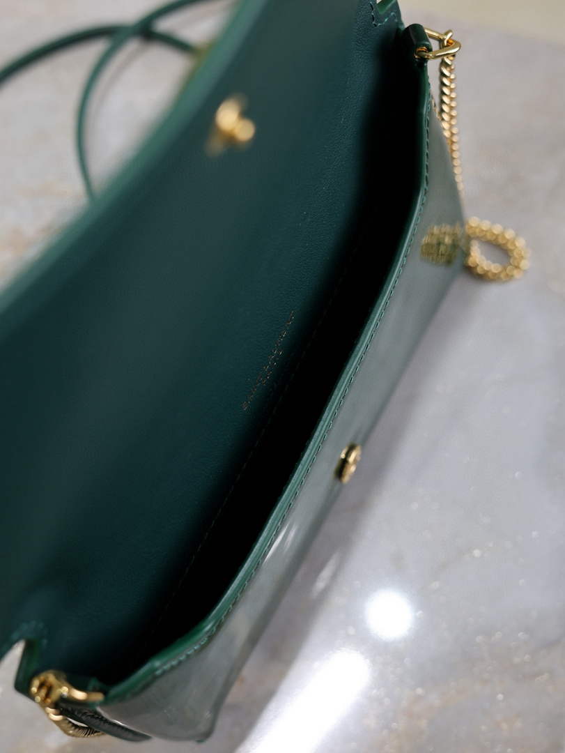 YSL CASSANDRE phone holder 635095 in patent leather green