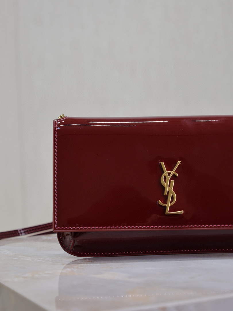 YSL CASSANDRE phone holder 635095 in patent leather red