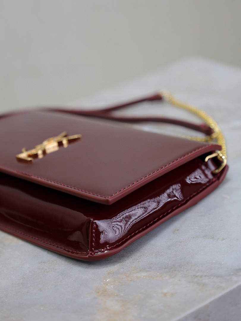YSL CASSANDRE phone holder 635095 in patent leather red