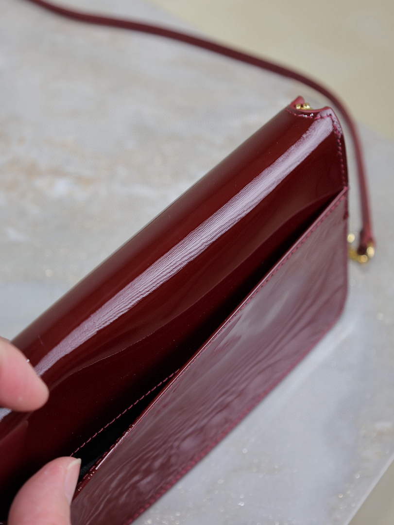 YSL CASSANDRE phone holder 635095 in patent leather red