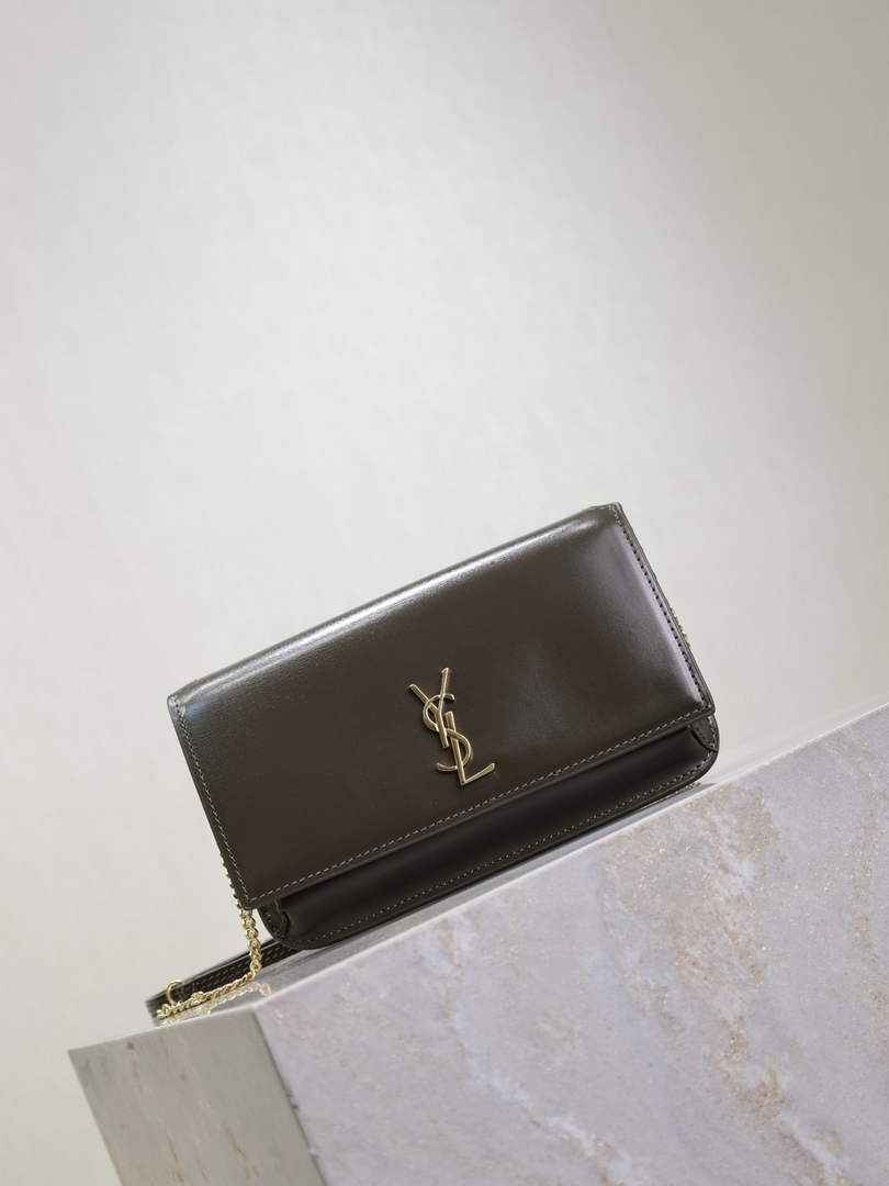 YSL CASSANDRE phone holder 820175 in smooth leather green