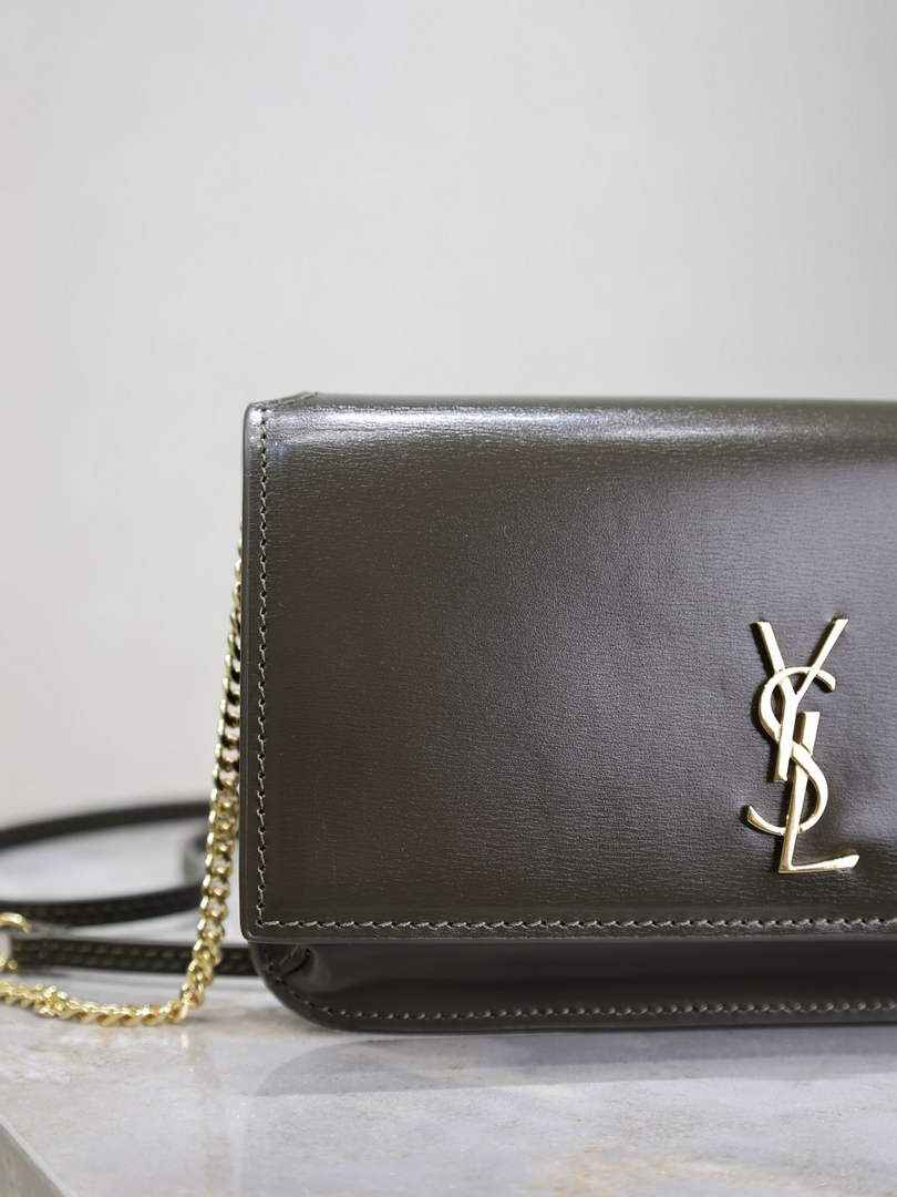 YSL CASSANDRE phone holder 820175 in smooth leather green