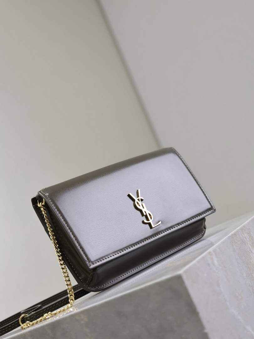 YSL CASSANDRE phone holder 820175 in smooth leather green