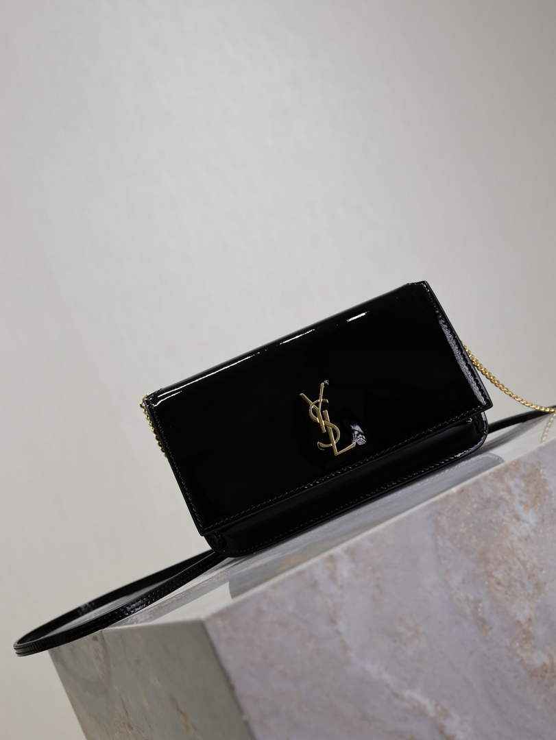 YSL CASSANDRE phone holder 635095 in patent leather black