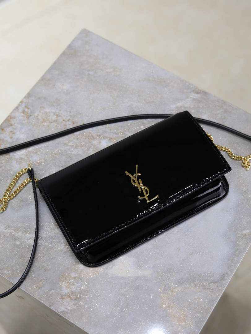 YSL CASSANDRE phone holder 635095 in patent leather black
