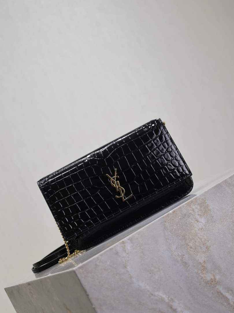 YSL CASSANDRE phone holder 635095 in SHINY crocodile-embossed leather black