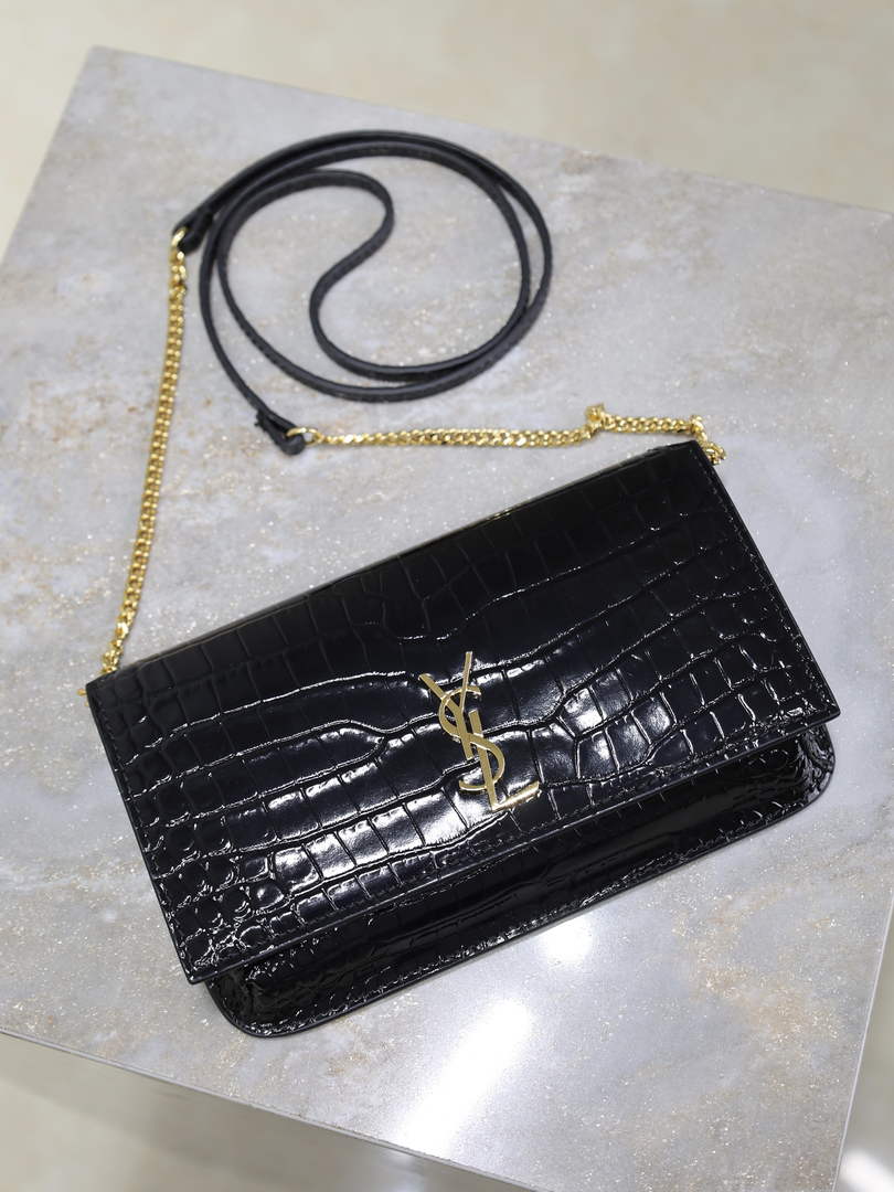 YSL CASSANDRE phone holder 635095 in SHINY crocodile-embossed leather black