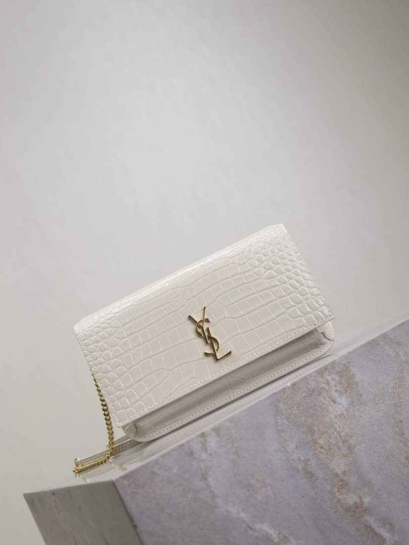 YSL CASSANDRE phone holder 635095 in SHINY crocodile-embossed leather white