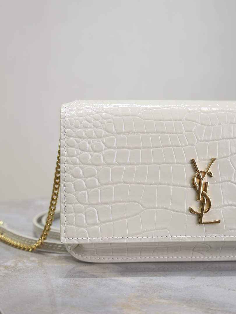 YSL CASSANDRE phone holder 635095 in SHINY crocodile-embossed leather white