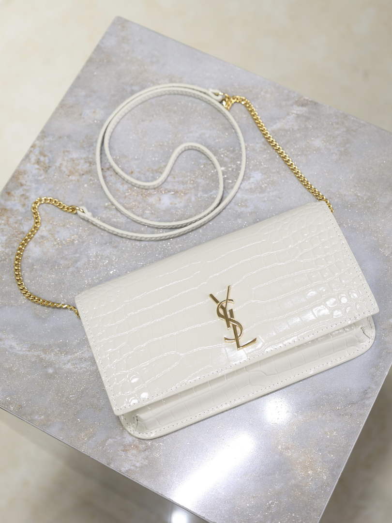YSL CASSANDRE phone holder 635095 in SHINY crocodile-embossed leather white