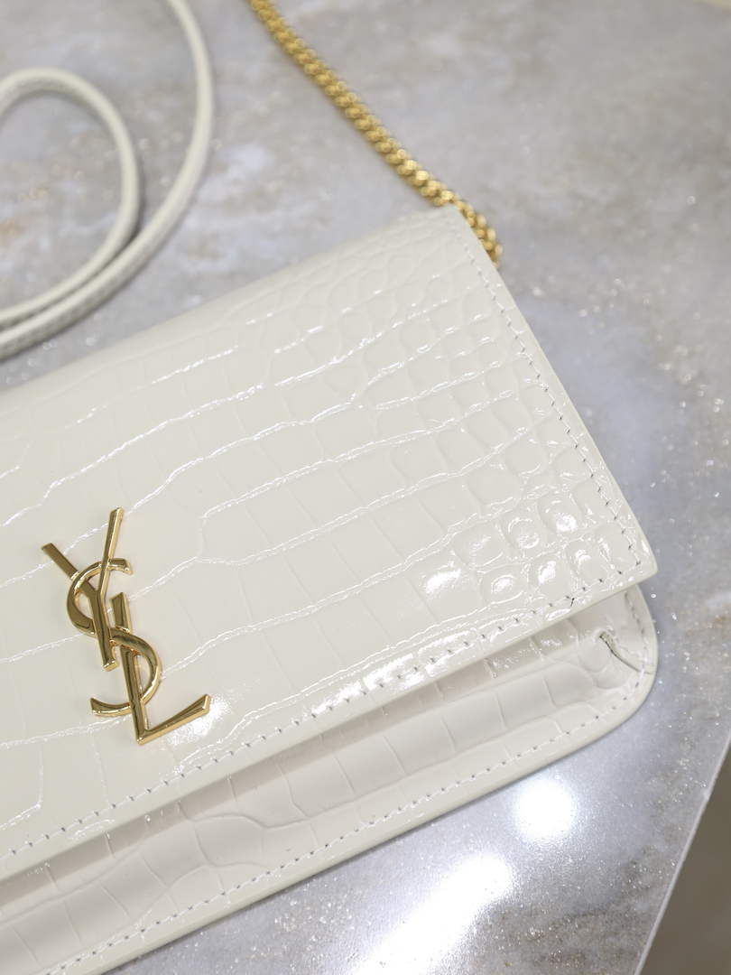 YSL CASSANDRE phone holder 635095 in SHINY crocodile-embossed leather white